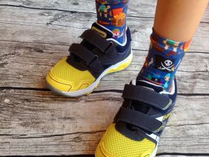 Genähte Socken Piraten mit Schuhen